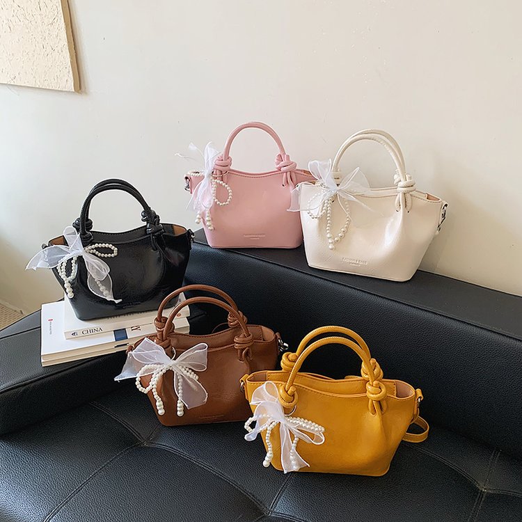 Women's Casual Minimalist Shoulder Crossbody Handbag with Zip Closure and Topstitch Detail